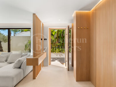 Villa View - Luxury renovated villa with sea views Nueva Andalucía