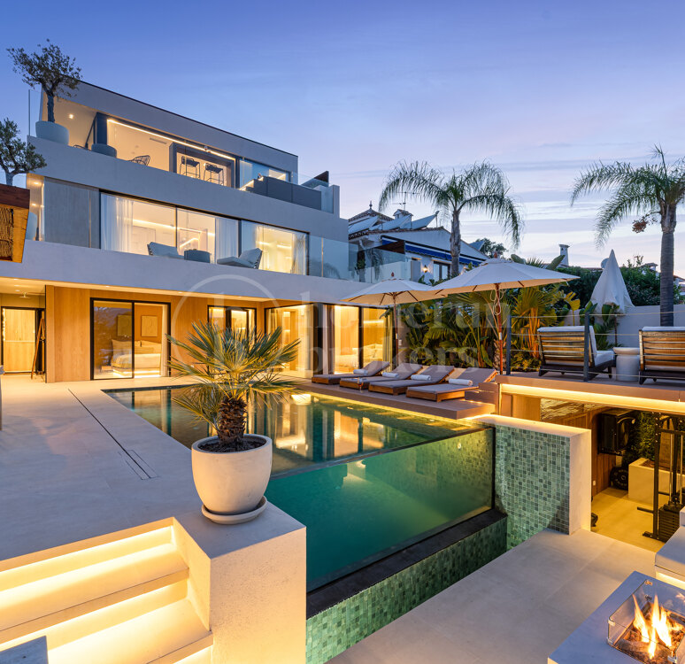 Villa till försäljning i Nueva Andalucia, Marbella (alla områden)
