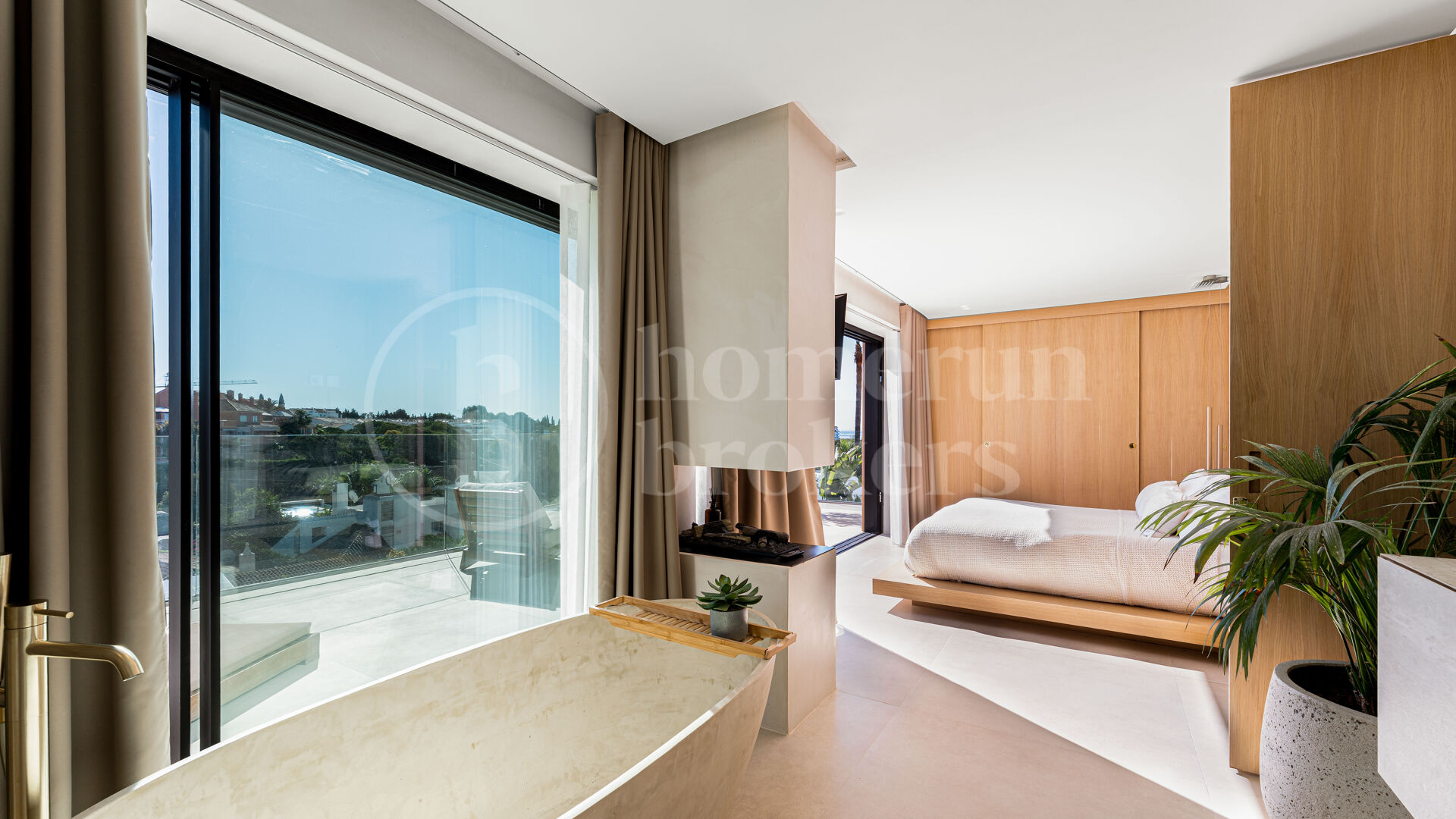 Villa View - Luxury renovated villa with sea views Nueva Andalucía