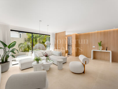 Villa View - Luxury renovated villa with sea views Nueva Andalucía