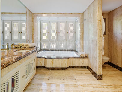 Duplex La Morera - Beachfront Duplex Penthouse with Sea Views in East Marbella