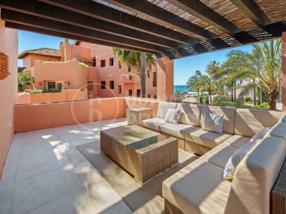 Duplex La Morera - Beachfront Duplex Penthouse with Sea Views in East Marbella