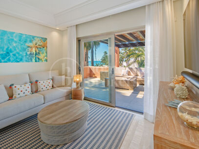 Duplex La Morera - Beachfront Duplex Penthouse with Sea Views in East Marbella