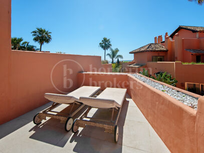 Duplex La Morera - Beachfront Duplex Penthouse with Sea Views in East Marbella