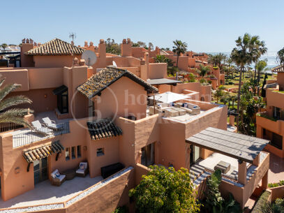 Duplex La Morera - Beachfront Duplex Penthouse with Sea Views in East Marbella