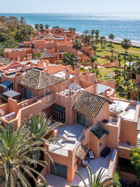 Duplex La Morera - Beachfront Duplex Penthouse with Sea Views in East Marbella