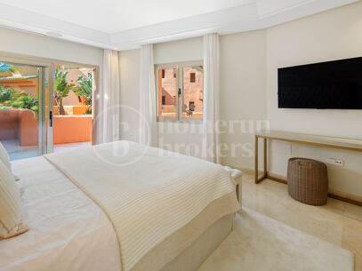 Duplex La Morera - Beachfront Duplex Penthouse with Sea Views in East Marbella