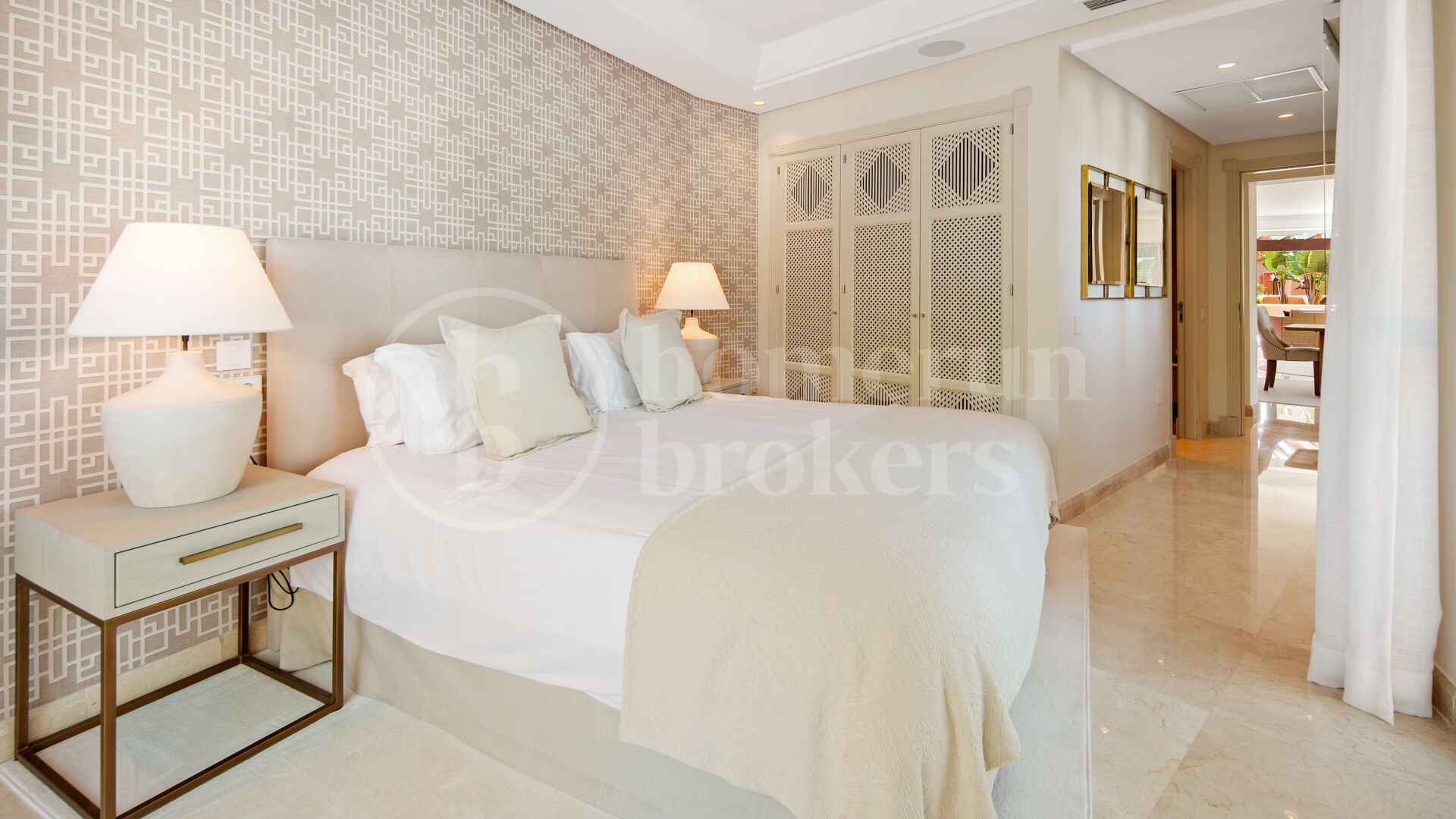 Duplex La Morera - Beachfront Duplex Penthouse with Sea Views in East Marbella