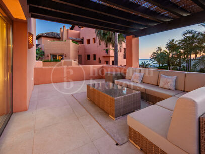 Duplex La Morera - Beachfront Duplex Penthouse with Sea Views in East Marbella
