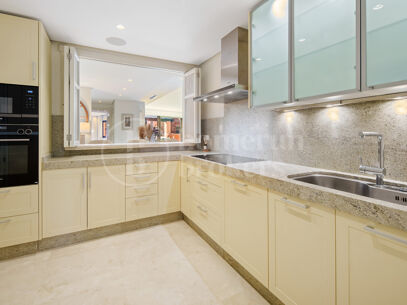 Duplex La Morera - Beachfront Duplex Penthouse with Sea Views in East Marbella