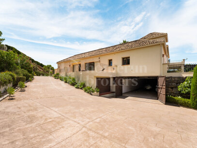 Villa Karolina - Elegant luxury Estate with sea views in Estepona