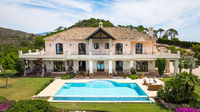 Villa Karolina - Elegant luxury Estate with sea views in Estepona