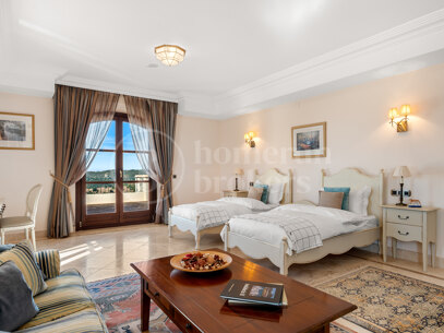 Villa Karolina - Elegant luxury Estate with sea views in Estepona