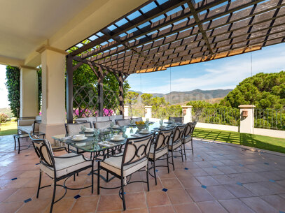 Villa Karolina - Elegant luxury Estate with sea views in Estepona