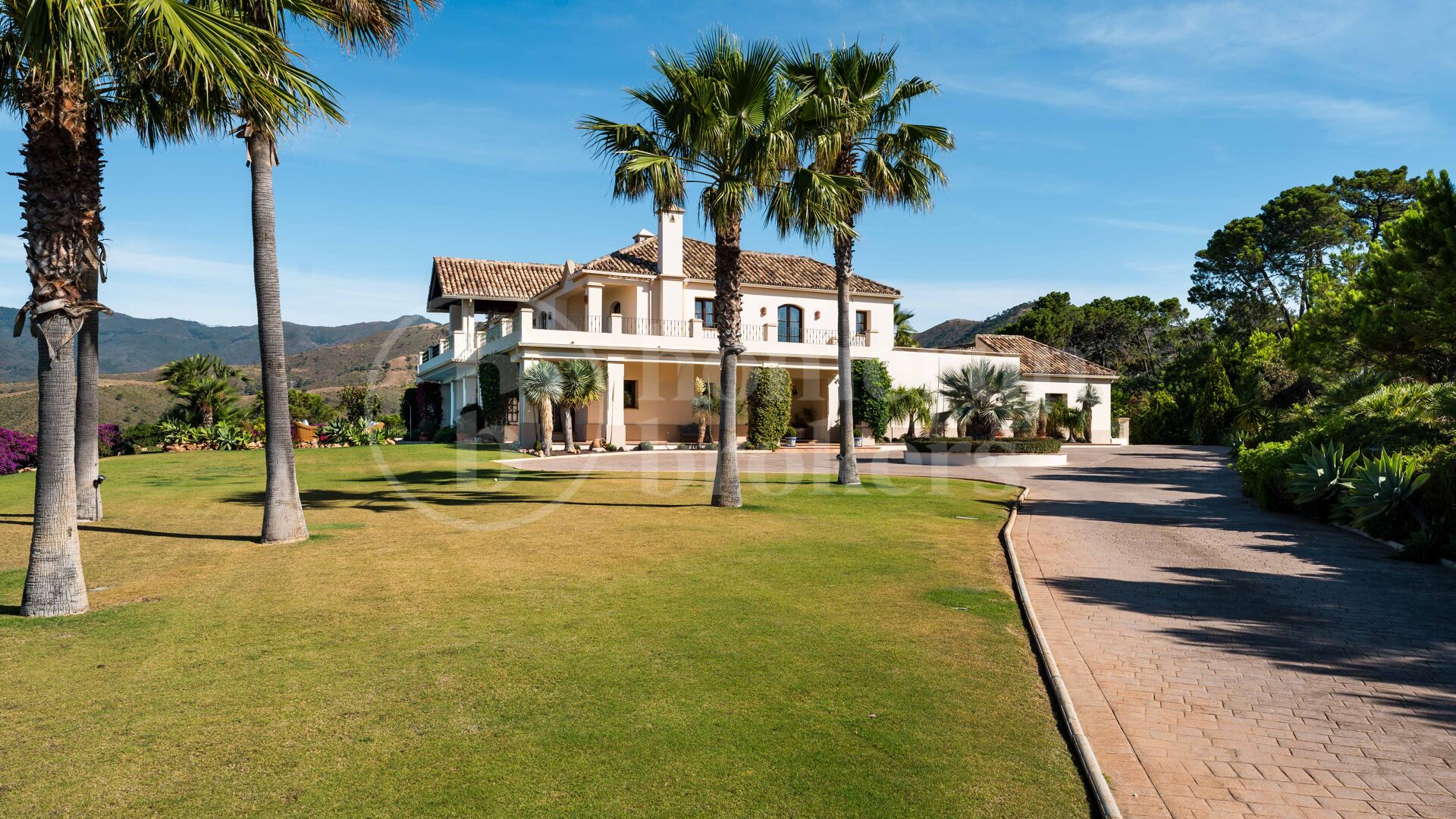 Villa Karolina - Elegant luxury Estate with sea views in Estepona