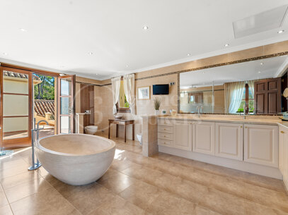 Villa Karolina - Elegant luxury Estate with sea views in Estepona