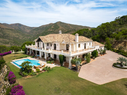 Villa Karolina - Elegant luxury Estate with sea views in Estepona