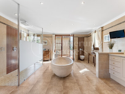 Villa Karolina - Elegant luxury Estate with sea views in Estepona