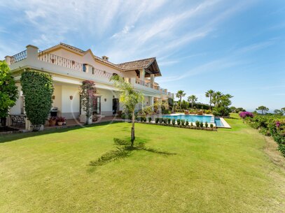 Villa Karolina - Elegant luxury Estate with sea views in Estepona