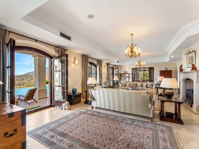 Villa Karolina - Elegant luxury Estate with sea views in Estepona