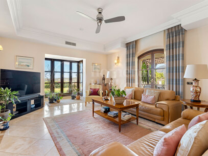 Villa Karolina - Elegant luxury Estate with sea views in Estepona