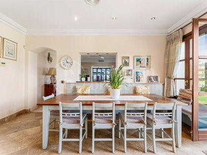 Villa Karolina - Elegant luxury Estate with sea views in Estepona