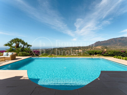 Villa Karolina - Elegant luxury Estate with sea views in Estepona