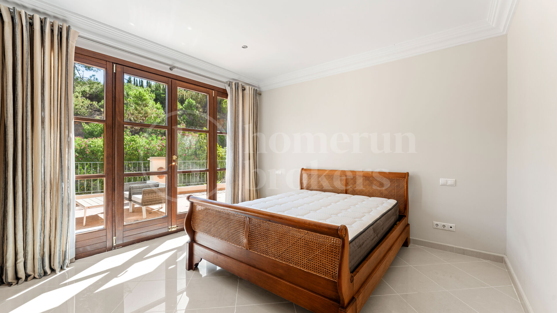Villa Karolina - Elegant luxury Estate with sea views in Estepona