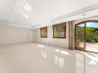 Villa Karolina - Elegant luxury Estate with sea views in Estepona