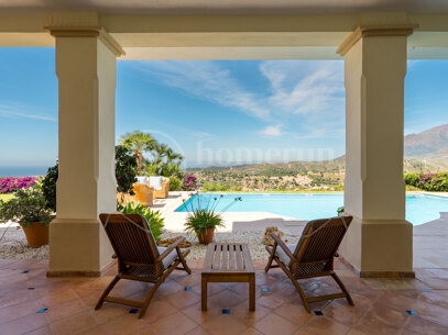 Villa Karolina - Elegant luxury Estate with sea views in Estepona