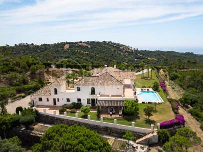 Villa Karolina - Elegant luxury Estate with sea views in Estepona