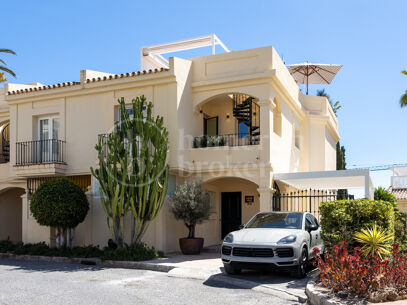 Casa Amani Hills - 4 bed townhouse with sea views Benahavis