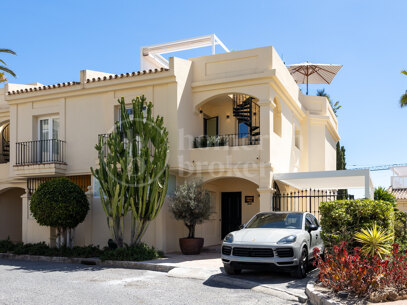 Casa Amani Hills - 4 bed townhouse with sea views Benahavis