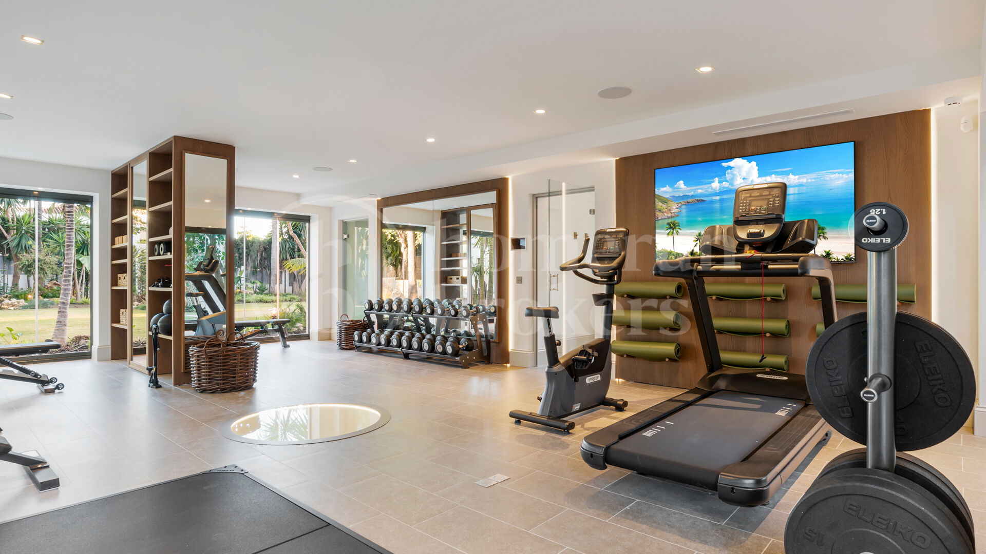 Villa La Hacienda - Luxury Villa in Nueva Andalucia