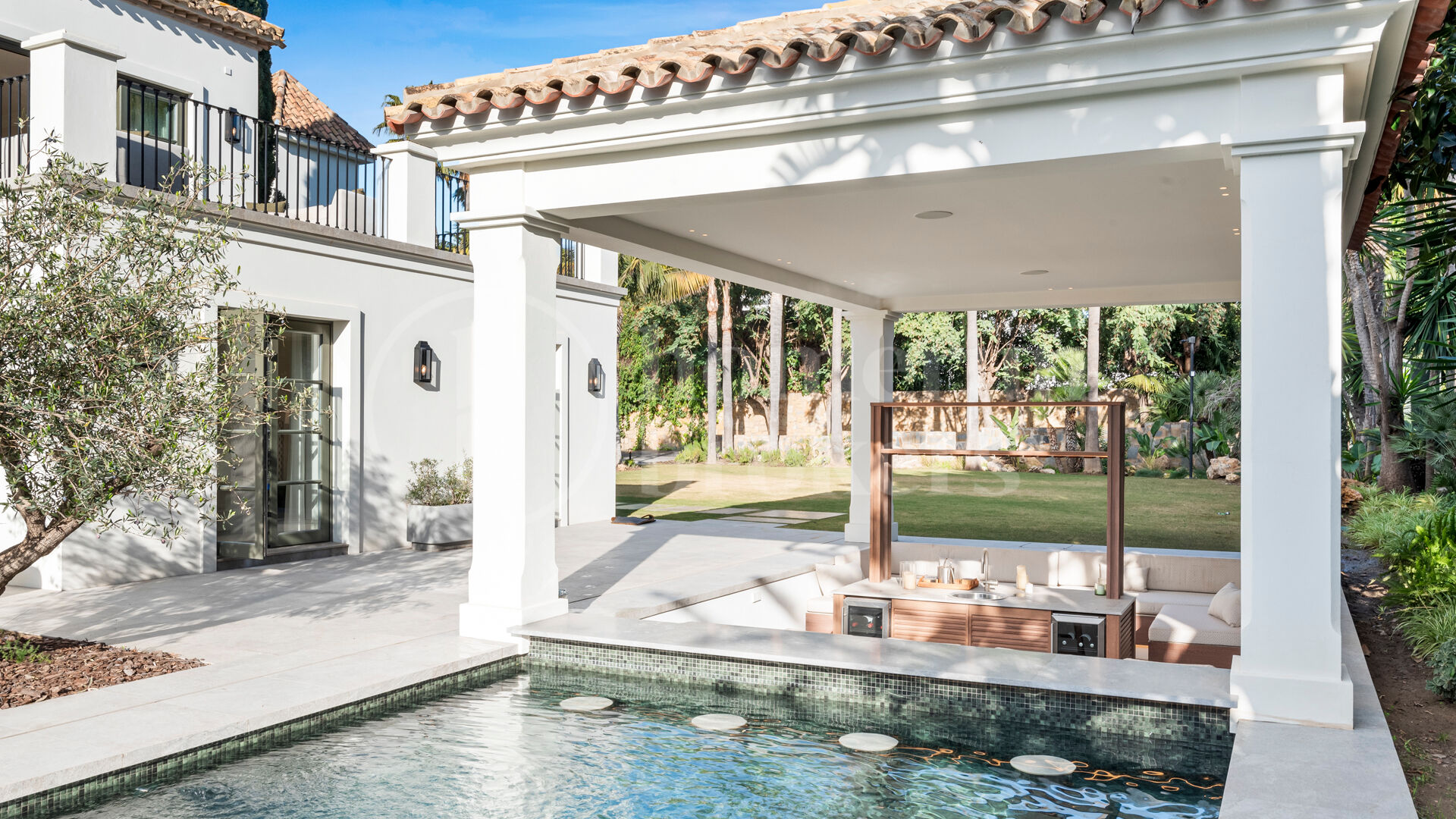 Villa La Hacienda - Luxury Villa in Nueva Andalucia