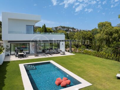Villa Bonaldo - 6 Bedroom Modern Villa in Benahavis
