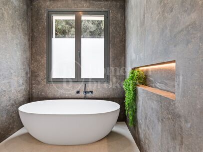 Villa Bonaldo - 6 Bedroom Modern Villa in Benahavis