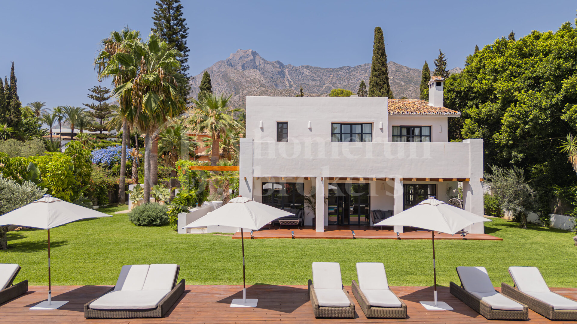 Renoverad andalusisk villa nära Marbellas Golden Mile