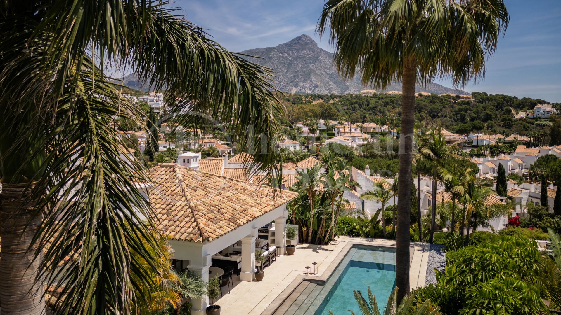 Villa Anankiara - Renoverad familjevilla till salu i Nueva Andalucía