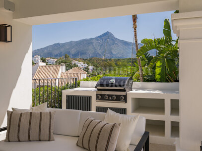 Villa Anankiara - Renovated Family Villa for Sale in Nueva Andalucía