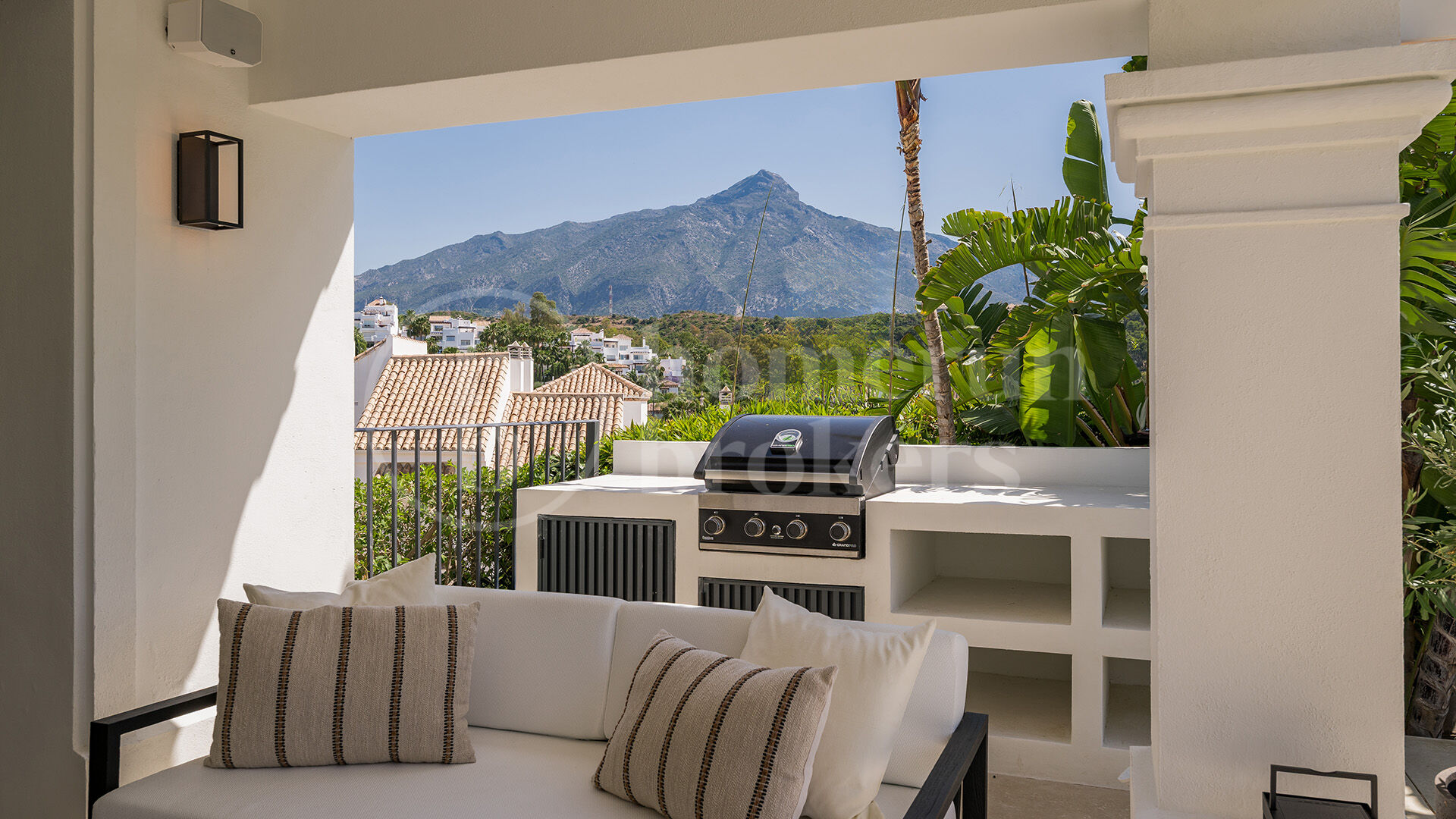 Villa Anankiara - Renoverad familjevilla till salu i Nueva Andalucía