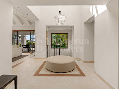 Villa Anankiara - Renovated Family Villa for Sale in Nueva Andalucía