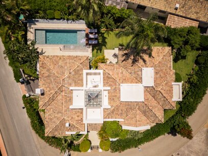 Villa Anankiara - Renovated Family Villa for Sale in Nueva Andalucía