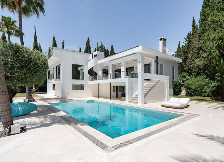 Luxury Villa For Sale In Nueva Andalucia