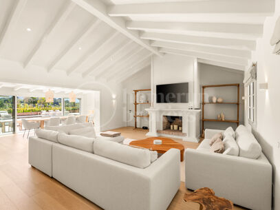 Villa Noora - Renoverad villa i Altos del Paraiso