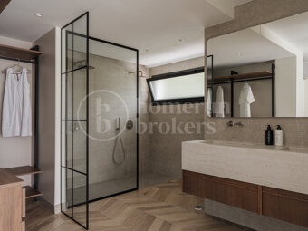 Villa Elara – Renoverad villa i Los Naranjos Hill Club