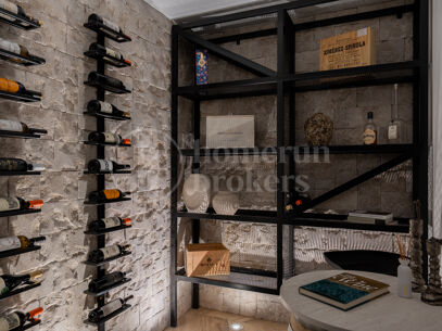 Villa Elara - Renovated Villa in. Los Naranjos Hill Club