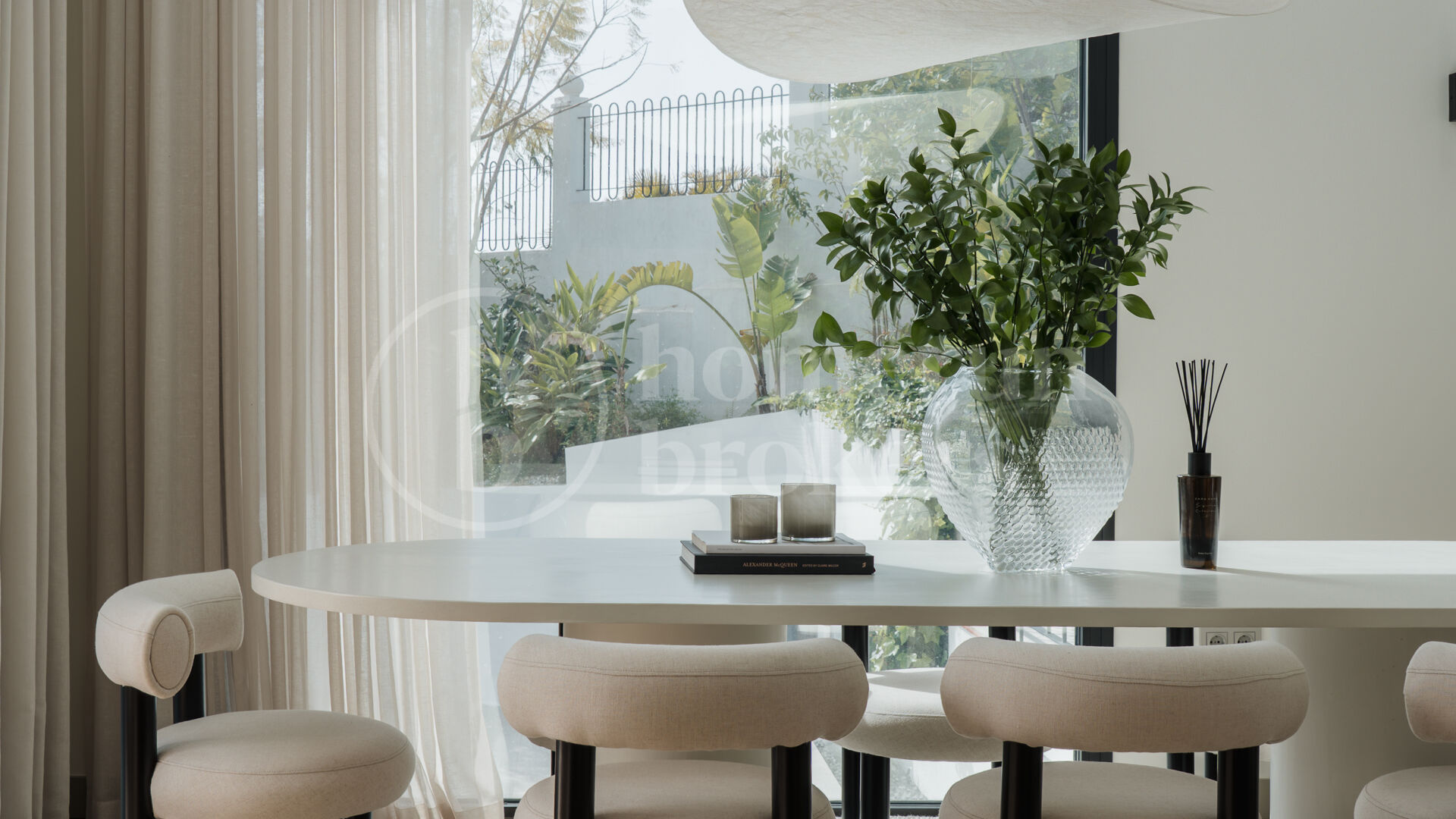 Villa Elara - Renovated Villa in. Los Naranjos Hill Club