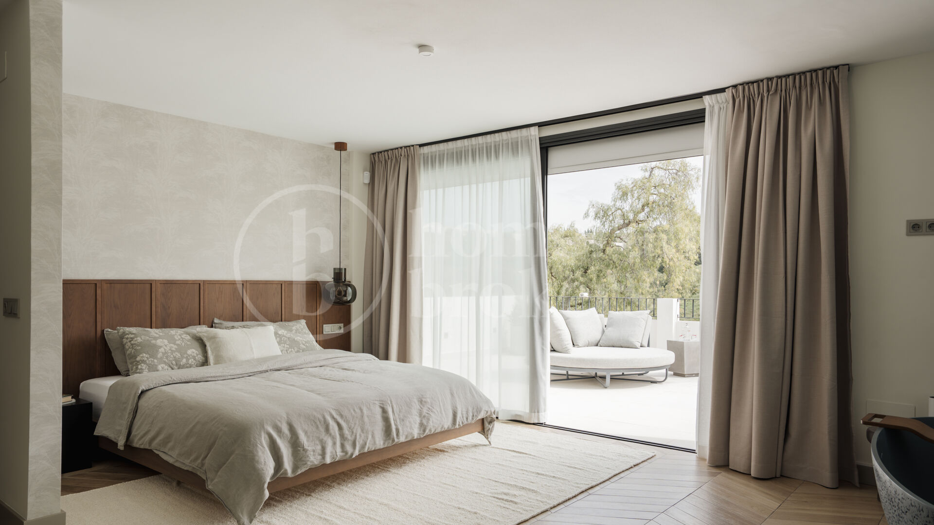 Villa Elara - Renovated Villa in. Los Naranjos Hill Club