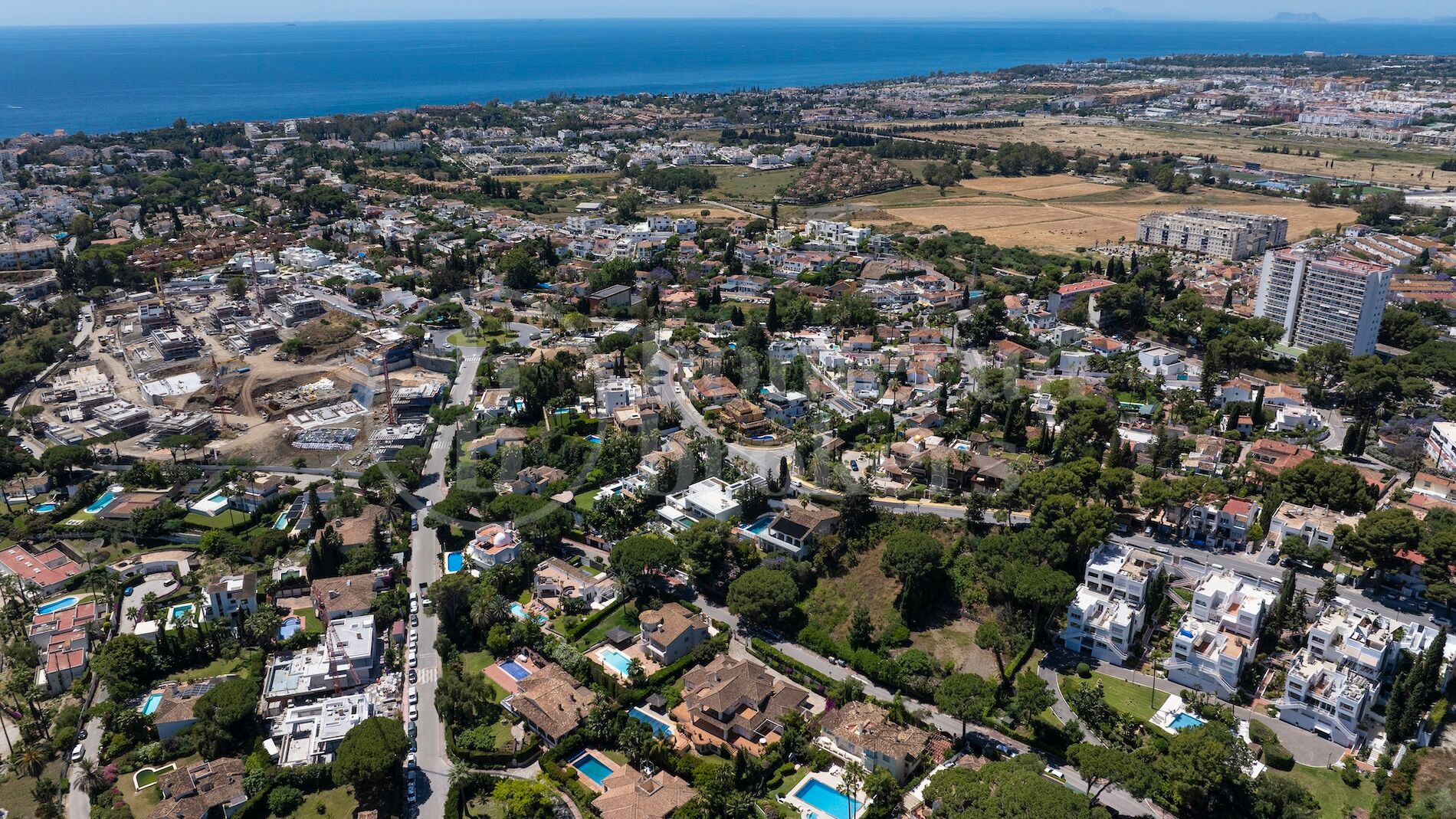 Plot Nueva Andalucia - with Approved Villa Project